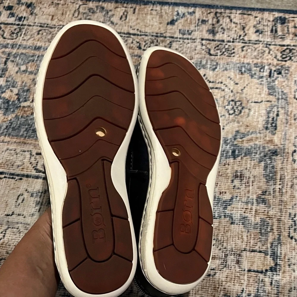 Born Navy Leather Men's Boat Shoes size 8 - 8 1/2